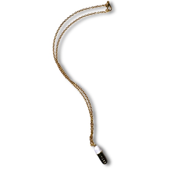 Black large chill pill necklace - Picture 3 of 4